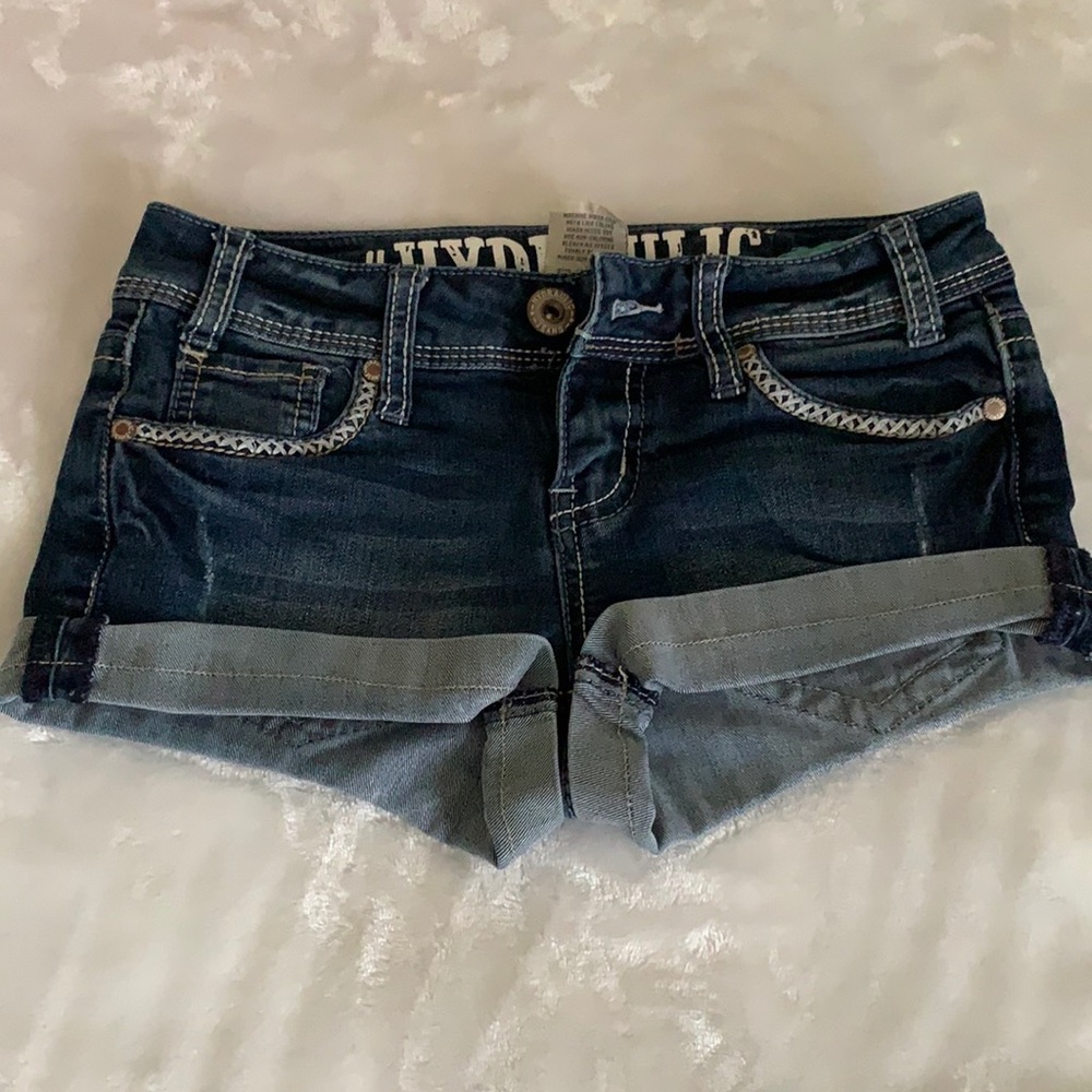 Short pants